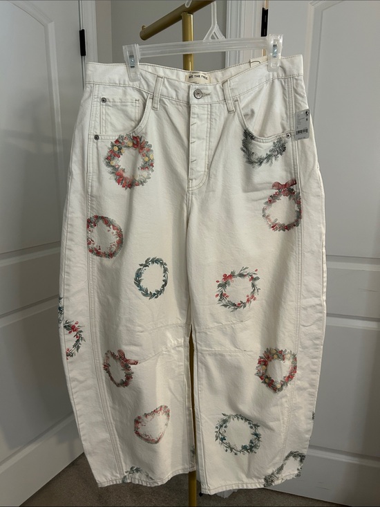 Free People Denim - NWT We The Free Good Luck Mid Barrel Ivory Floral Wreath Jeans (small flaw)